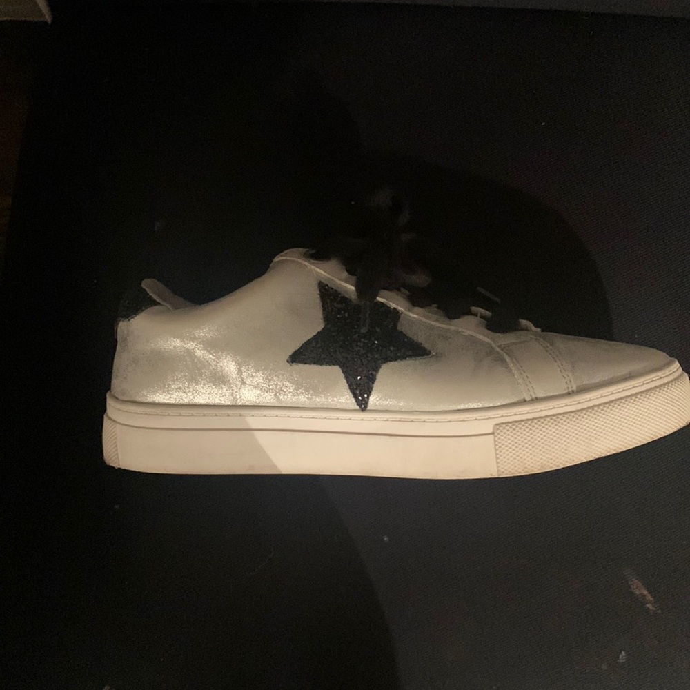 Girls shoes